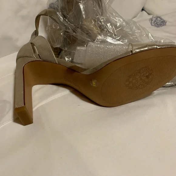 Elegant Silver Women's Sandals - Picture 3 of 4